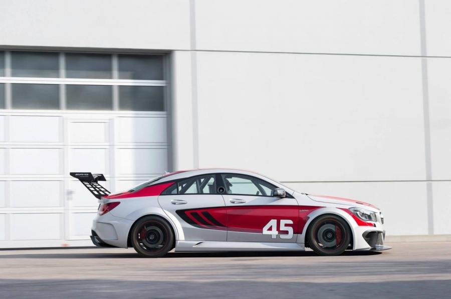  Mercedes-Benz CLA45 AMG Racing Series Concept 2013 года  (фото 9 из 22)